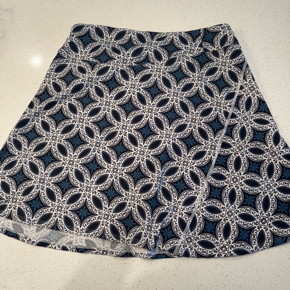 Title Nine Blue and White Patterned Skirt